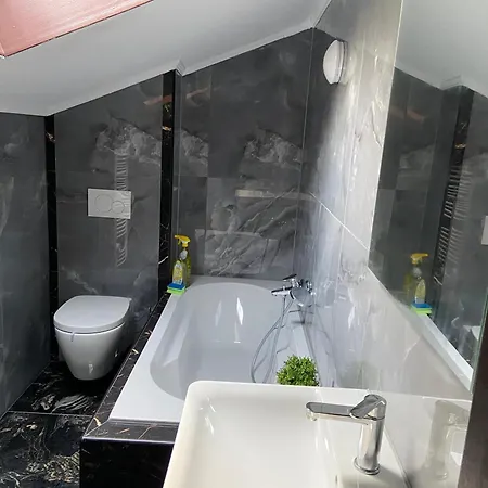 Private Mt Dossenheim