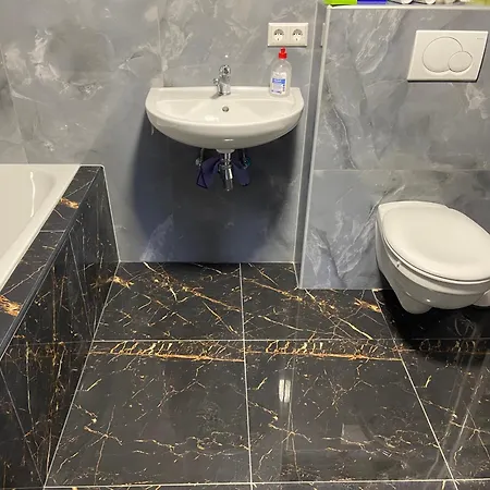 Private Mt Kwatera prywatna *